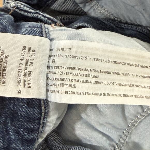 Hollister Curvy Ultra High Rise Mom Shorts Womens Size 27/5 Dark Wash 3” Inseam - Picture 3 of 7